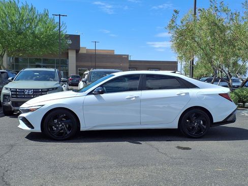 Certified 2026 Hyundai Elantra SEL Sport FWD image 3