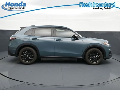 Used 2025 Honda HR-V Sport image 11