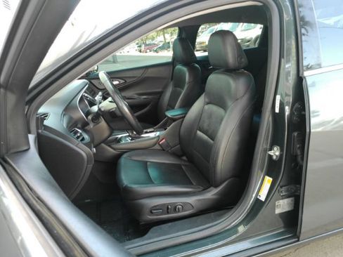 Used 2018 Chevrolet Malibu LT w/ Leather Package FWD image 14