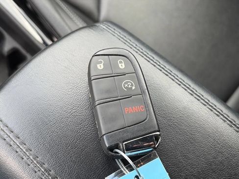 Used 2025 Jeep Compass Limited AWD/4WD image 19