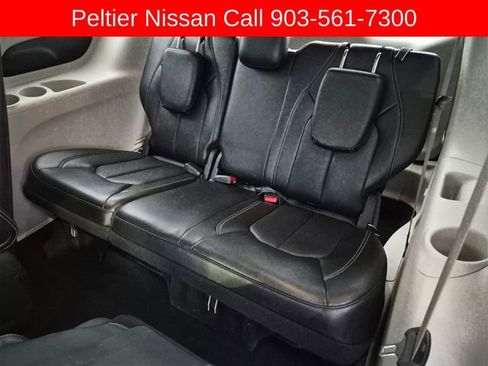Used 2024 Chrysler Pacifica Limited FWD image 25