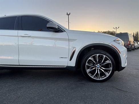 Used 2016 BMW X6 xDrive50i w/ Executive Package AWD/4WD image 9