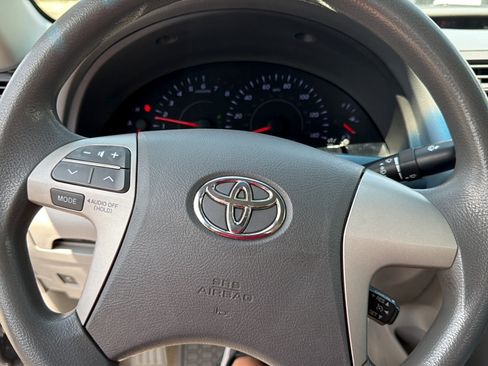 Used 2011 Toyota Camry LE FWD image 15