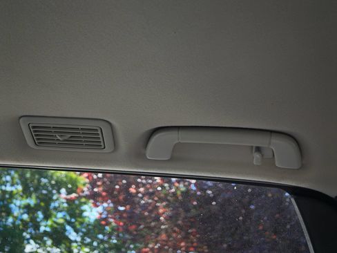 Used 2010 Toyota Sequoia SR5 AWD/4WD image 43