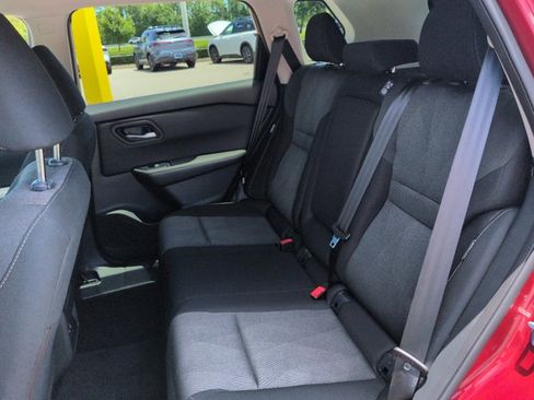 Used 2026 Nissan Rogue SV FWD image 15