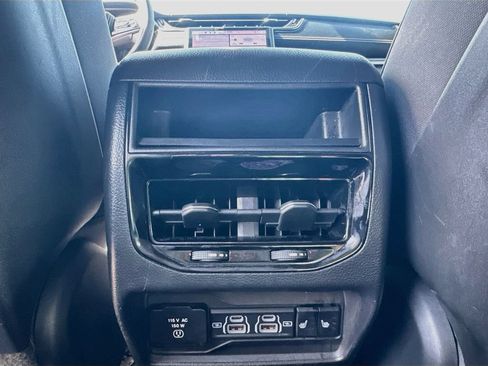 Used 2023 Jeep Grand Cherokee Overland AWD/4WD image 25