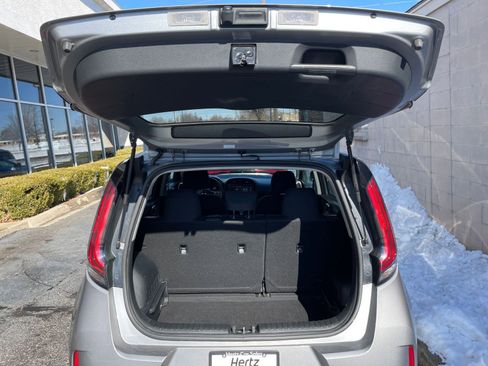 Used 2025 Kia Soul LX w/ LX Technology Package image 29