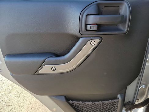 Used 2016 Jeep Wrangler Unlimited Sport image 8