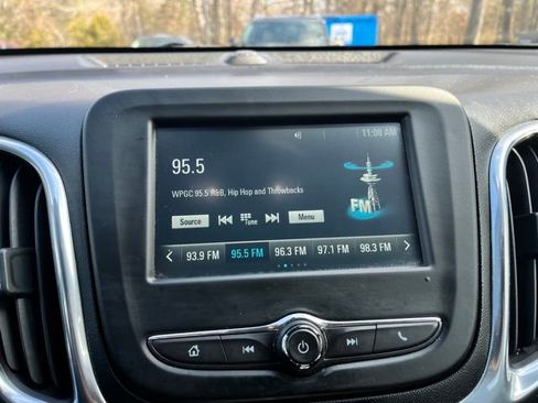 Used 2018 Chevrolet Equinox LT image 11