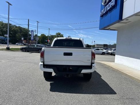 Used 2023 Toyota Tacoma TRD Sport w/ Technology Package AWD/4WD image 4