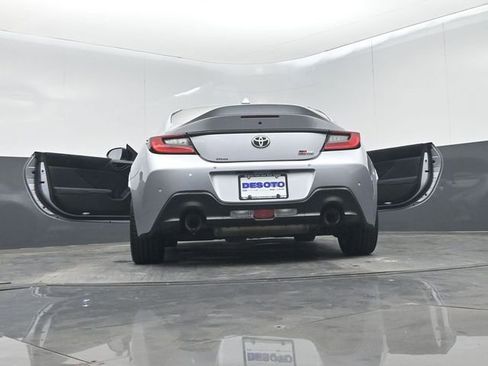 Used 2022 Toyota GR86 Premium RWD image 70