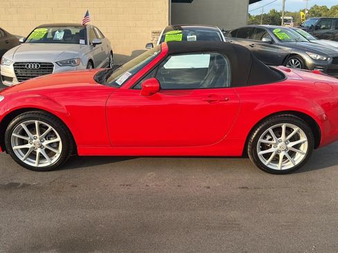 Used 2010 MAZDA MX-5 Miata Grand Touring w/ Premium Pkg RWD image 2