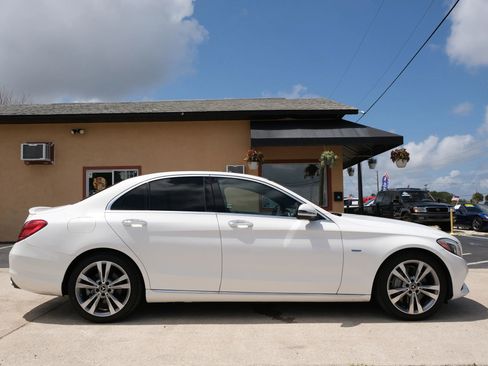 Used 2018 Mercedes-Benz C 350e Sedan image 4