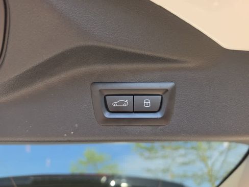 Used 2023 BMW X7 xDrive40i w/ Premium Package AWD/4WD image 8