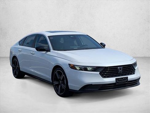 Used 2024 Honda Accord Sport image 3