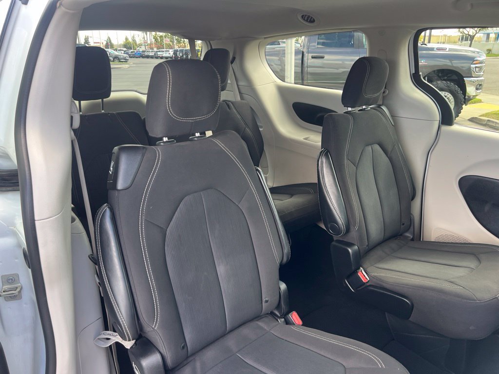 Used 2023 Chrysler Voyager LX FWD image 31