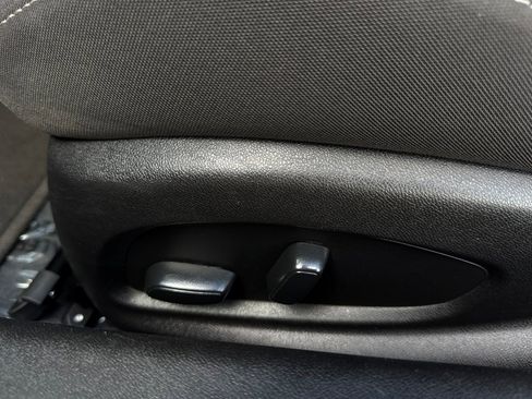 Used 2020 Chevrolet Camaro LT image 13