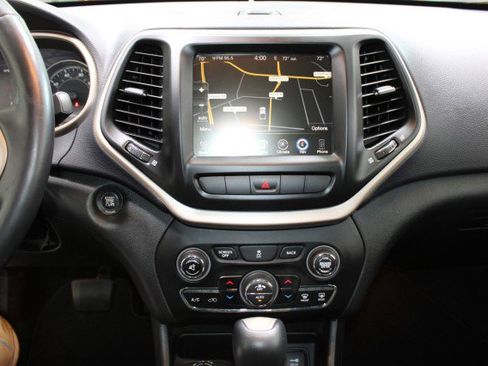 Used 2014 Jeep Cherokee Limited image 22