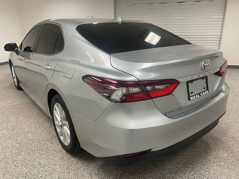 Used 2022 Toyota Camry LE image 7