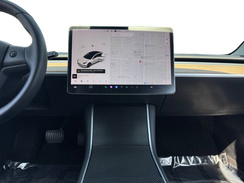 Used 2020 Tesla Model 3 Standard Range RWD image 11