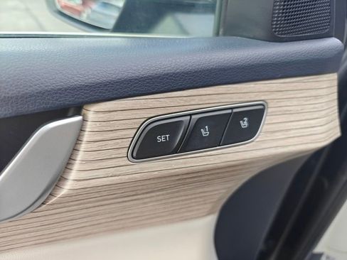 Used 2022 Hyundai Palisade SEL w/ Premium Package image 15