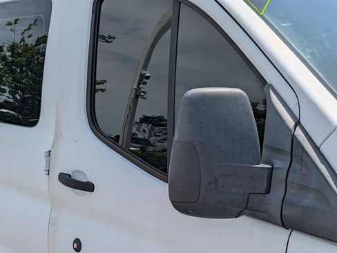 Used 2015 Ford Transit 250 130 Low Roof w/ Exterior Upgrade Package RWD image 11