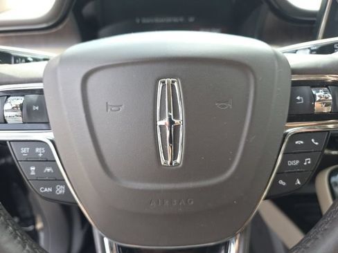 Used 2022 Lincoln Nautilus Reserve w/ Equipment Group 201A AWD/4WD image 12