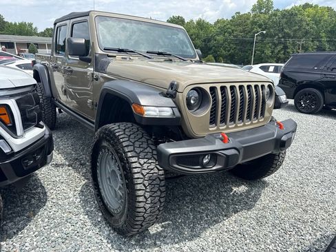 Used 2020 Jeep Gladiator Sport AWD/4WD image 2
