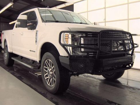 Used 2019 Ford F250 Lariat w/ Lariat Ultimate Package AWD/4WD image 2