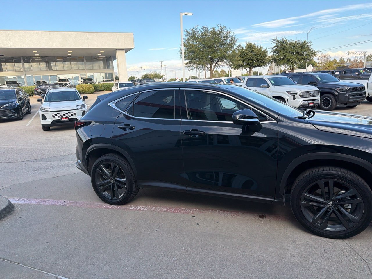 Used 2025 Lexus NX 450h+ AWD w/ Accessory Package (Z2) image 4