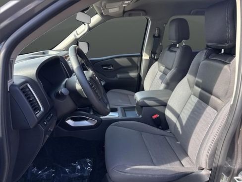 Used 2024 Nissan Frontier SV w/ SV Convenience Package image 4