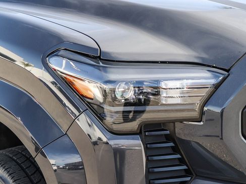 Used 2025 Toyota Tacoma SR5 image 5