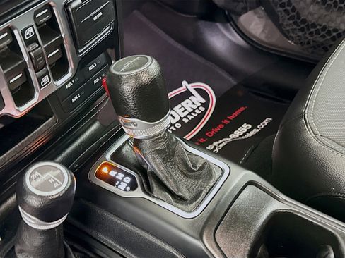 Used 2021 Jeep Gladiator Sport AWD/4WD image 28