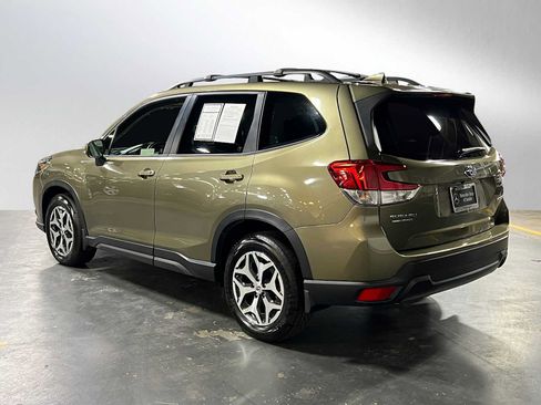 Used 2023 Subaru Forester Premium AWD/4WD image 5