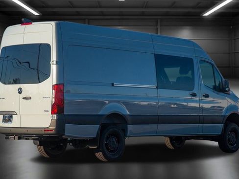 Used 2025 Mercedes-Benz Sprinter 2500 image 11