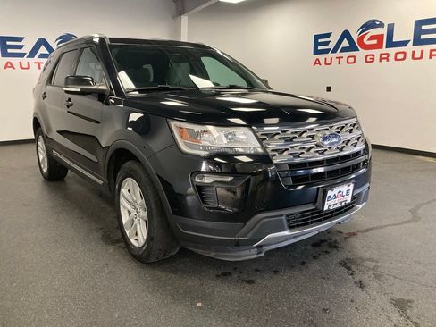 Used 2018 Ford Explorer XLT w/ Equipment Group 201A AWD/4WD image 2