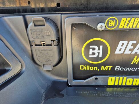 Used 2022 RAM 1500 Classic SLT w/ Protection Group AWD/4WD image 6