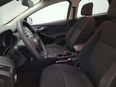 Used 2017 Ford Focus SE FWD image 17