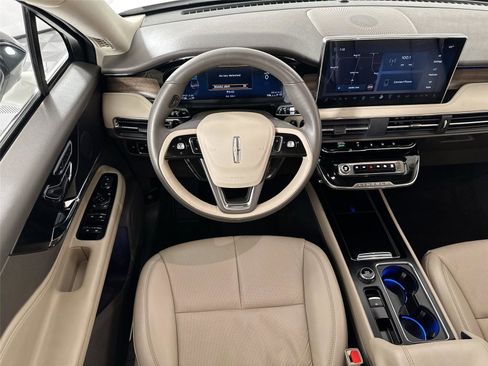 Used 2023 Lincoln Corsair Reserve image 23