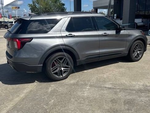 Used 2026 Ford Explorer ST-Line w/ ST-Line Street Pack RWD image 4
