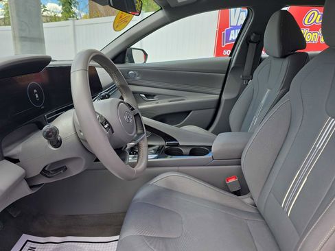 Used 2023 Hyundai Elantra SEL w/ Convenience Package FWD image 14
