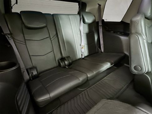 Used 2015 Cadillac Escalade Luxury image 30