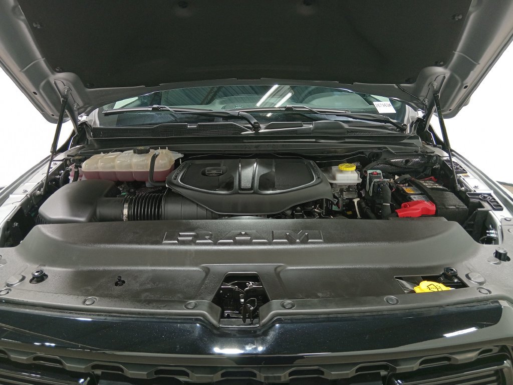 Used 2025 RAM 1500 Big Horn AWD/4WD image 12