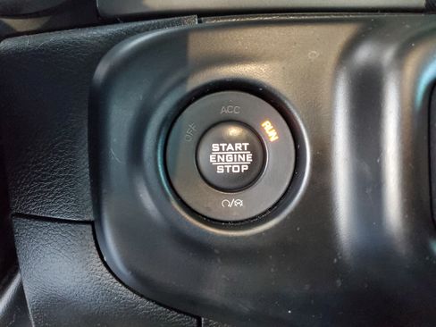 Used 2022 Jeep Wrangler Unlimited Sport AWD/4WD image 32