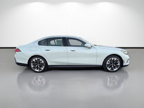 New 2027 BMW 530i xDrive w/ Premium Package AWD/4WD image 2