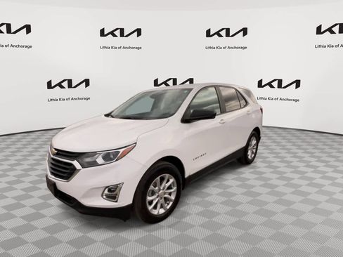 Used 2021 Chevrolet Equinox LS w/ LS Convenience Package FWD image 5
