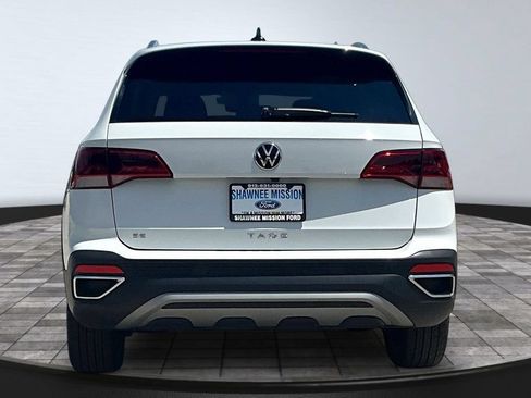Used 2024 Volkswagen Taos SE FWD image 5