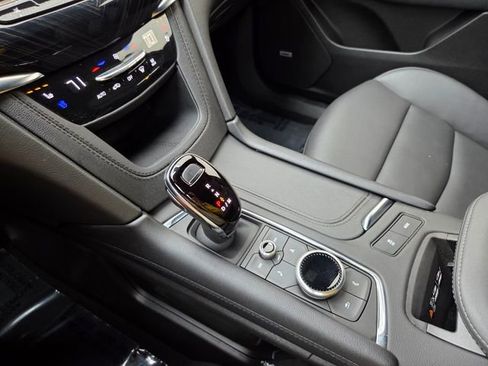 Used 2024 Cadillac XT6 Premium Luxury w/ Technology Package FWD image 38