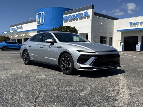 Used 2025 Hyundai Sonata SEL image 2