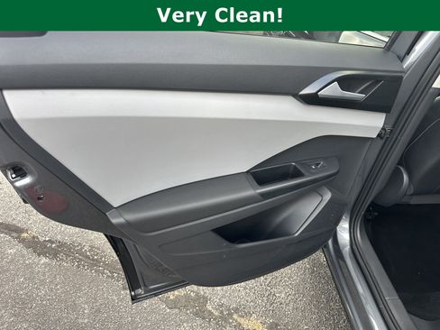 Used 2022 Volkswagen Taos SE FWD image 25